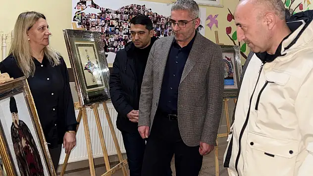 Doğubayazıt'ta 'Sanatın Diliyle Değerlerimiz' sergisi açıldı