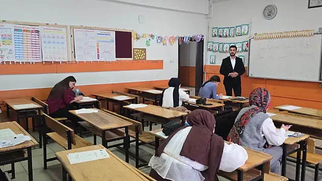 Doğubayazıt'ta umre ödüllü bilgi yarışması düzenlendi