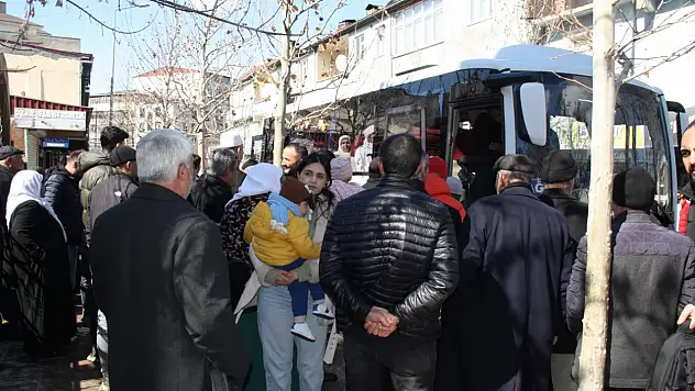 Doğubayazıt'ta umre yolcuları dualarla uğurlandı