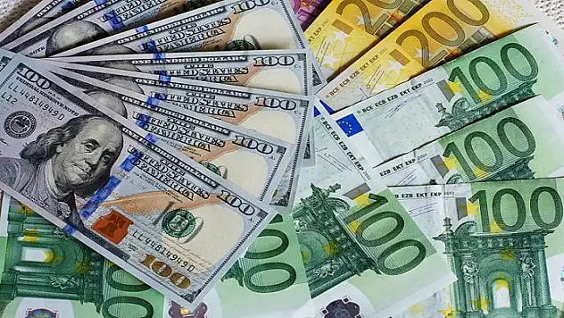 Dolar ve Euro güne yatay seyirle başladı