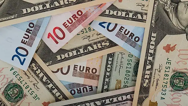 Dolar ve Euro güne yükselişle başladı