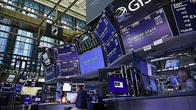 Dolar yükselirken altın geriledi