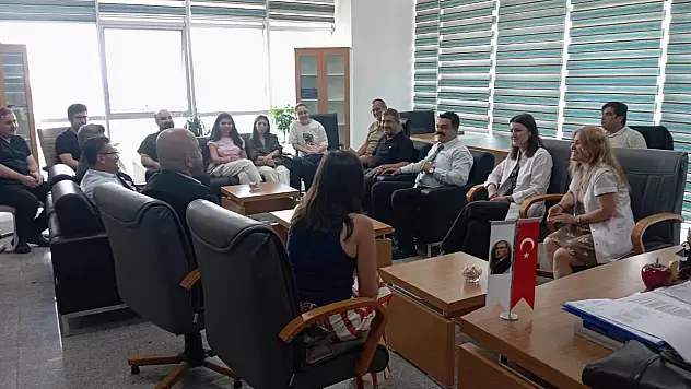 Dr. Mehmet Acu çocuk hekimleriyle bir araya geldi