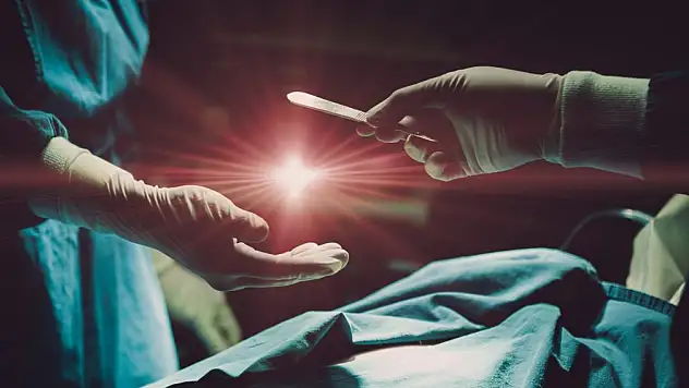 DÜNYADA İLK BAŞARILI ORGAN NAKLİ: BÖBREK VE İKİZ KARDEŞLERİN TARİHİ ANI 1954 YILI NOEL ÖNCESİ BOSTON: JOSEPH MURRAY'İN DEVRİM NİTELİĞİNDEKİ OPERASYONU