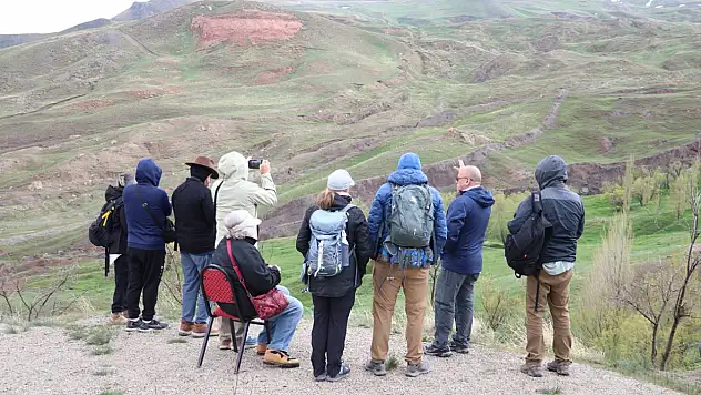 Dünyanın peşine düştüğü gizem Ağrı'da: Nuh'un Gemisi ile anılan yer turist akınına uğruyor