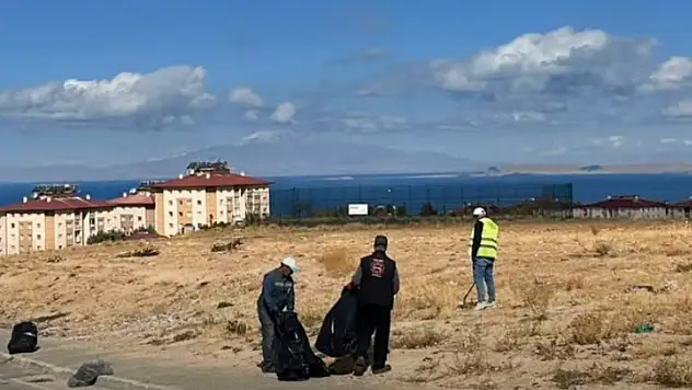 Edremit Belediyesi'nden Temizlik Seferberliği: İlçe Genelinde Kapsamlı Çalışmalar Devam Ediyor