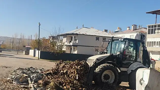 Edremit Belediyesi Temizlik Çalışmalarını Aralıksız Sürdürüyor