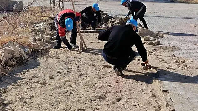 Edremit'te Ulaşım Konforu Artıyor: Yol Çalışmaları Hız Kesmeden Sürüyor
