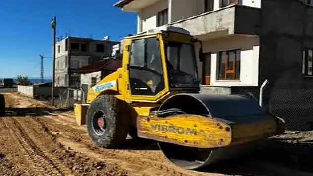 Edremit'te Yol ve Parke Onarım Çalışmaları Devam Ediyor