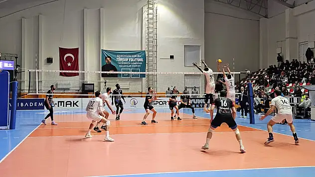 Efeler Ligi'nde Bursa Büyükşehir Belediyespor, TÜRŞAD'ı deplasmanda geçti