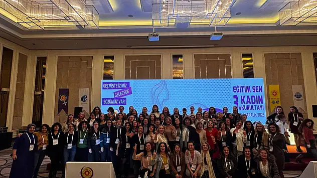 Eğitim-Sen Van 3. Kadın Kurultayı Gerçekleştirildi