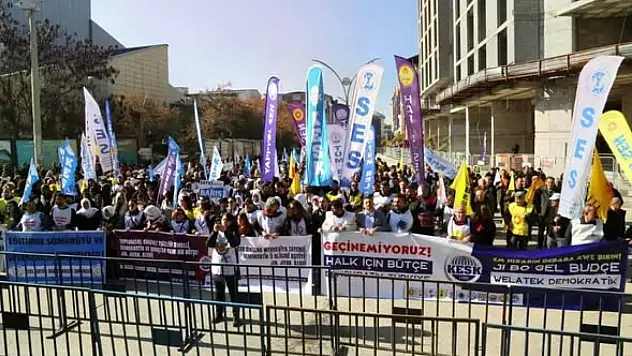 Eğitim Sen Van Şubesi'nden 'Geçinemiyoruz' Bölge Mitingine Katılanlara Teşekkür: 'Yaşasın Örgütlü Mücadelemiz!'