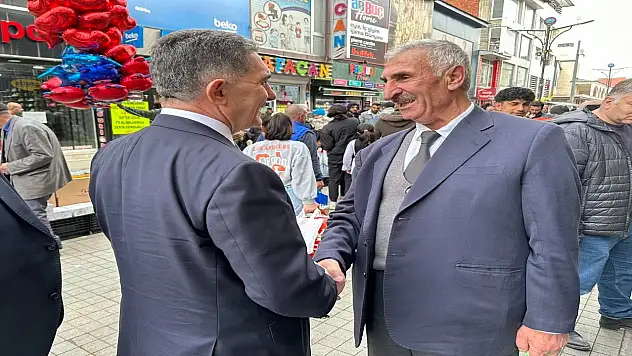 Ekrem Çelebi Ağrı'da vatandaşlarla bayramlaştı
