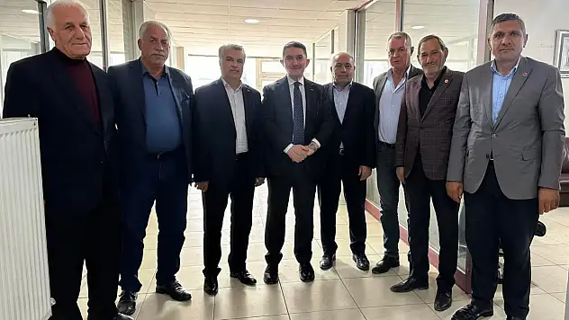 Ekrem Çelebi'den muhtarlara bayram ziyareti