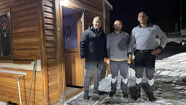 Eksi 10 Derecede Görev Başındaki Güvenlikçilere Moral Denetimi