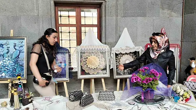 El Emekleri Sanatseverlerle Buluştu