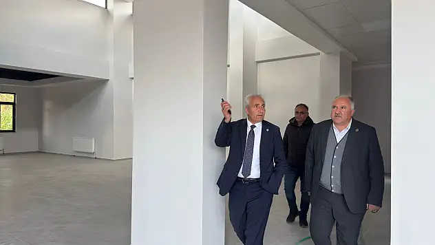 Eleşkirt Belediyesi, kendi kaynaklarıyla inşa ettiği yeni otogarda sona yaklaşıyor