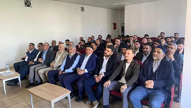 Eleşkirt'te din görevlilerine Yaz Kur'an Kursu semineri