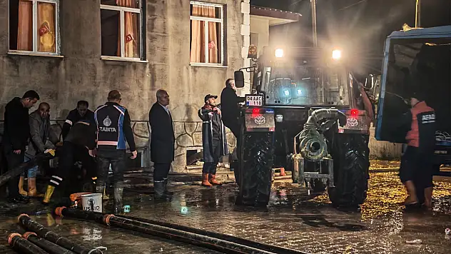 Eleşkirt'te ekipler gece boyunca sahadaydı