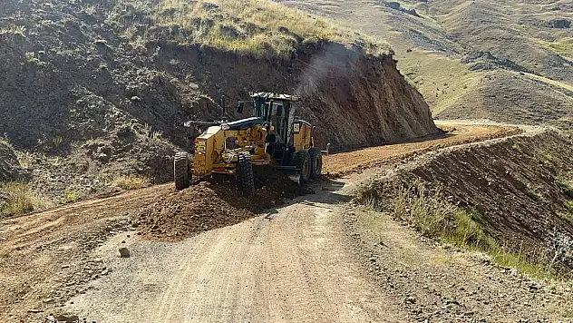 Eleşkirt'te iki köy yolu asfalta hazırlanıyor