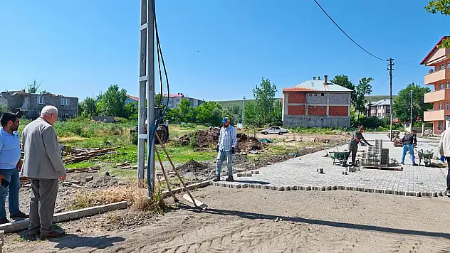 Eleşkirt'te Lozan Mahallesi'nin yolları yenileniyor