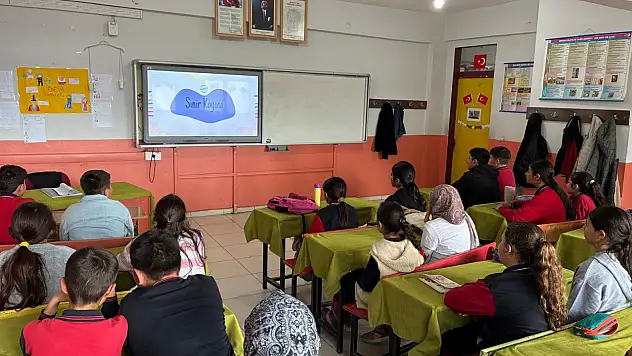 Eleşkirt'te öğrencilere akran zorbalığı ve öfke kontrolü eğitimi verildi