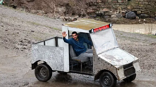Eleşkirtli genç atık malzemelerle elektrikli araç üretti