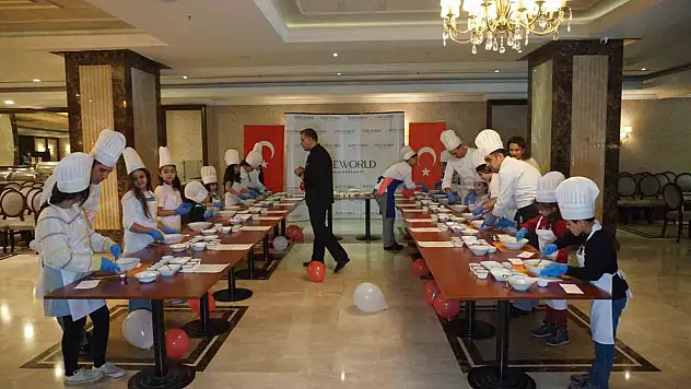 Elite World Van Otel'de 23 Nisan'a özel çocuklar için Cupcake Workshop etkinliği düzenlendi!