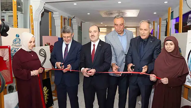 Ellerinden çıkan eserlerle hünerlerini gösterdiler