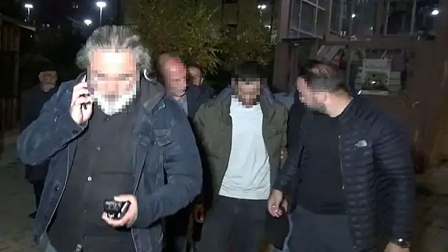 Emniyet Müdürlüğü'ne girmeye çalışan kardeşler inşaat malzemeleriyle yakalandı