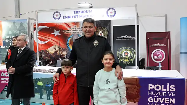 Emniyet Müdürü Onur Karaburun'dan Erzurum Kitap Fuarı'na Ziyaret