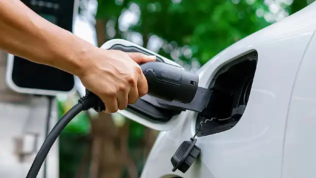 EPDK'dan Elektrikli Araç Şarj Şirketlerine Dev Ceza: Milyonlar TL'lik Yük!