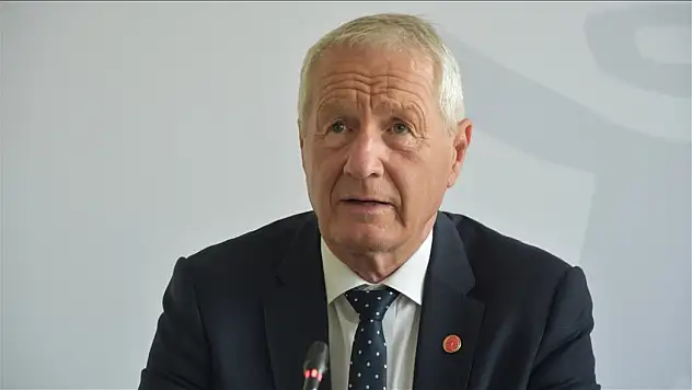 Epstein Soruşturmasında Şok Gelişme: Eski Norveç Başbakanı Jagland Hastaneye Kaldırıldı