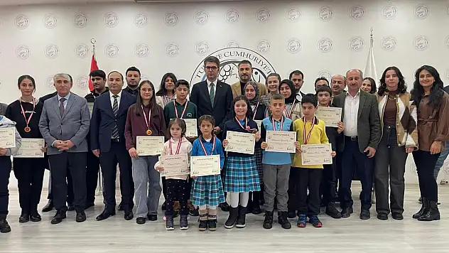 Erciş'te KitapVan Projesi Kapsamında Ödül Töreni Düzenlendi