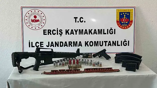 Erciş'te ruhsatsız silah ve fişek ele geçirildi, ceza yağdı!
