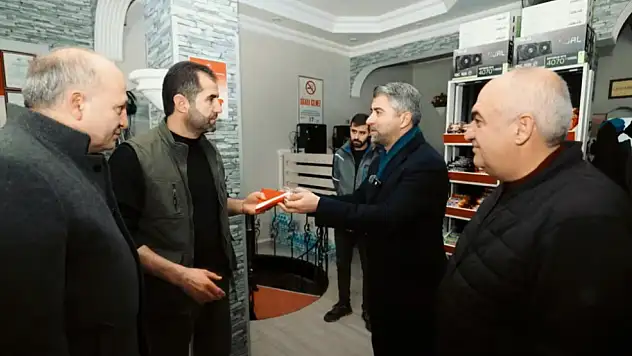 Erzurum Aziziye'de Bayrak Seferberliği Gerçekleştirildi