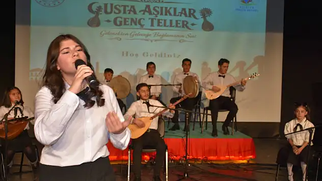 Erzurum Aziziye Gençlik Merkezi'nde Türkülerle Dolu Gece