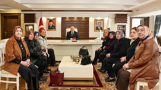 Erzurum Büyükşehir Belediye Başkanı Mehmet Sekmen'e Türk Anneler Derneği'nden Anlamlı Ziyaret