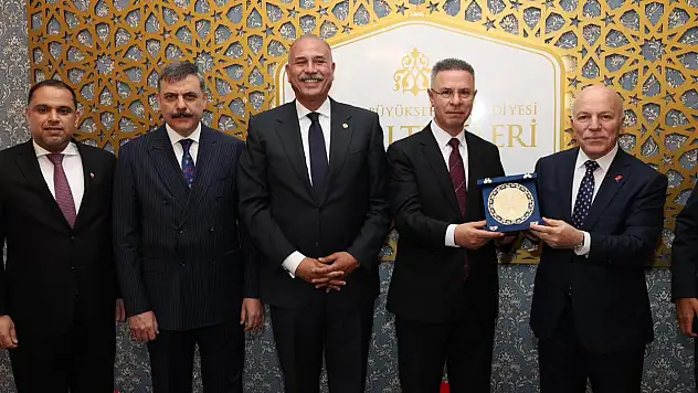 Erzurum Büyükşehir Belediye Başkanı Mehmet Sekmen, Arap Devletleri Ligi Büyükelçileriyle Bir Araya Geldi