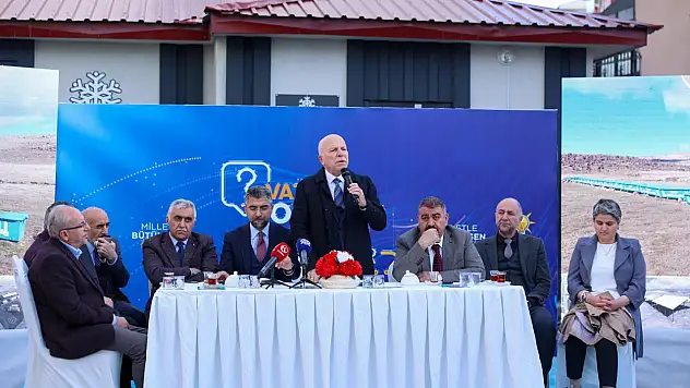 Erzurum Büyükşehir Belediye Başkanı, Vatandaş Soruyor, Başkan Cevaplıyor Programında Hemşehrileriyle Buluştu