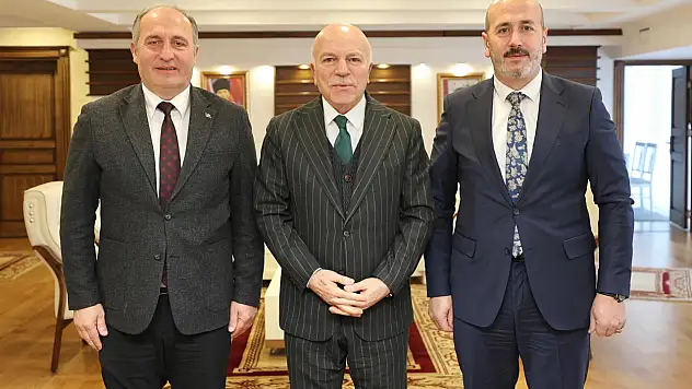 Erzurum Büyükşehir Belediye Başkanı Sekmen'e Arhavi'den Ziyaret