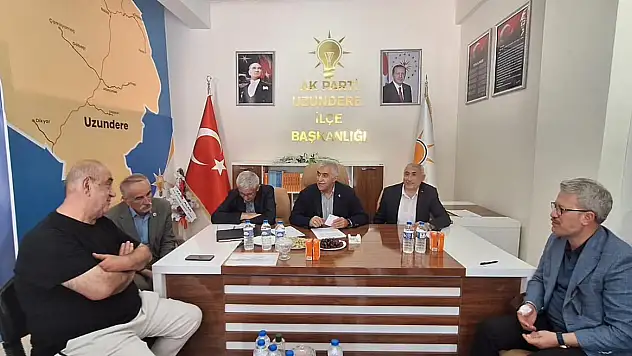 Erzurum Büyükşehir Belediyesi Uzundere'de Muhtarlarla Buluştu