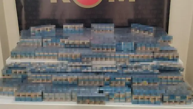 Erzurum'da 3 bin 442 paket gümrük kaçağı sigara ele geçirildi, bir kişi tutuklandı.