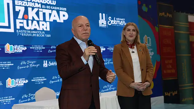 Erzurum'da 7. Kitap Fuarı'nda Yazar Söyleşisi Gerçekleşti
