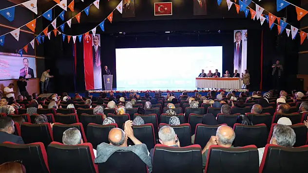 Erzurum'da AK Parti'den Ortak Akıl Toplantısı ile Gelecek Hedefleri Belirlendi