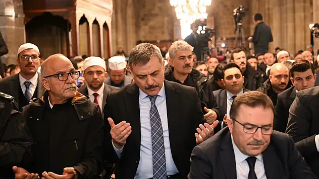 Erzurum'da Asırlık '1001 Hatim' Geleneğinin Duası Ulu Cami'de Yapıldı