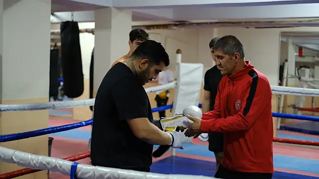 Erzurum'da Boksun Yıldızları Yetişiyor