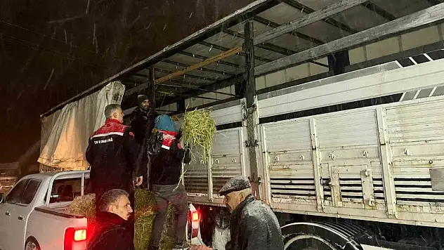 Erzurum'da dondurucu soğukta üreticiye nefes
