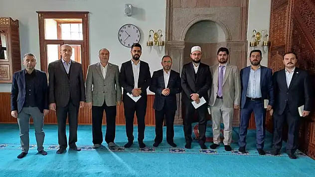 Erzurum'da Etkili Hutbe Yarışması'nda Abdülkadir Demirci ilçe birincisi oldu!
