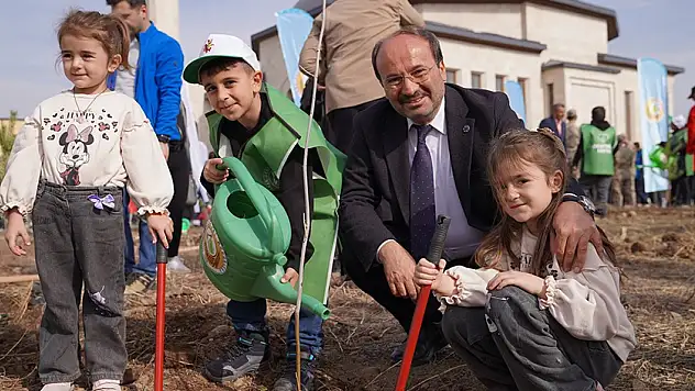 Erzurum'da ETÜ Kampüsünde 3000 fidan toprakla buluştu!